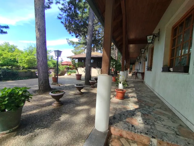 Eladó kereskedelmi és ipari ingatlan Győr, Győrszentiván 700 nm