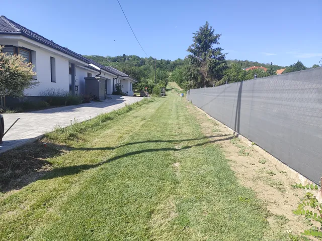 Eladó telek Győrújbarát, f 8097 nm