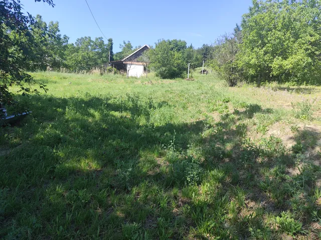 Eladó telek Győrújbarát, f 8097 nm