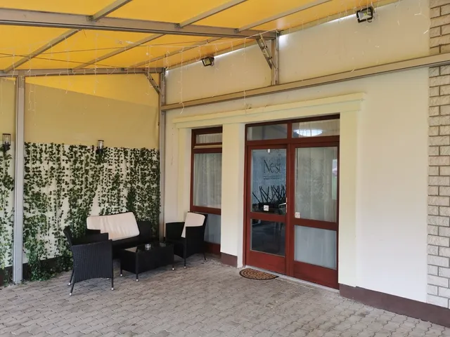 Eladó kereskedelmi és ipari ingatlan Mosonmagyaróvár, Magyaróvár 101 nm