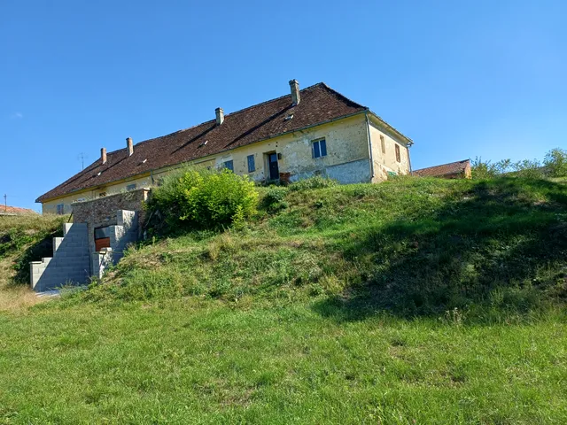 Eladó ház Nagykanizsa, alkotmány 250 nm