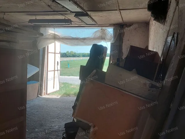 Eladó kereskedelmi és ipari ingatlan Siófok, Balatonkiliti 200 nm