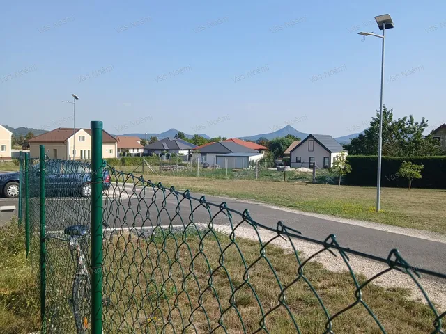 Eladó telek Tapolca 1200 nm