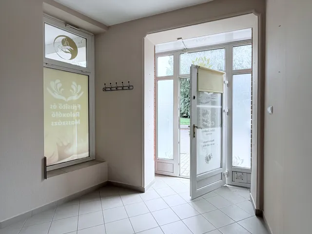 Kiadó kereskedelmi és ipari ingatlan Kaposvár, Belváros 29 nm