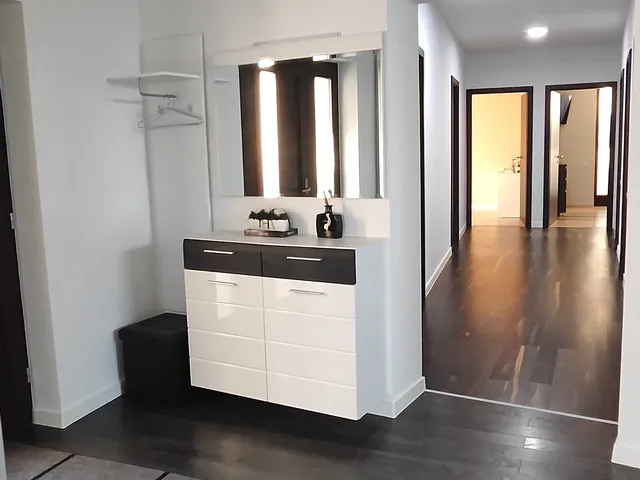 Eladó ház Győr, Győrszentiván 279 nm