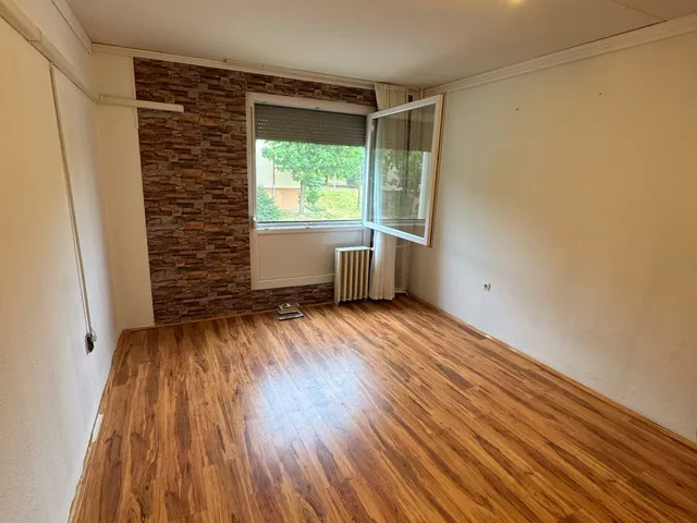 Eladó lakás Pécs, Málom 39 nm