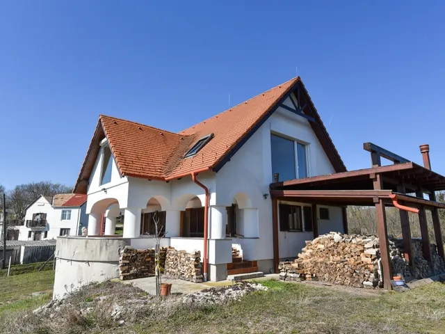 Eladó ház Balatonalmádi 186 nm