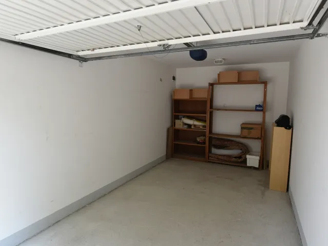 Kiadó garázs Veszprém, Bakonyalja 15 nm
