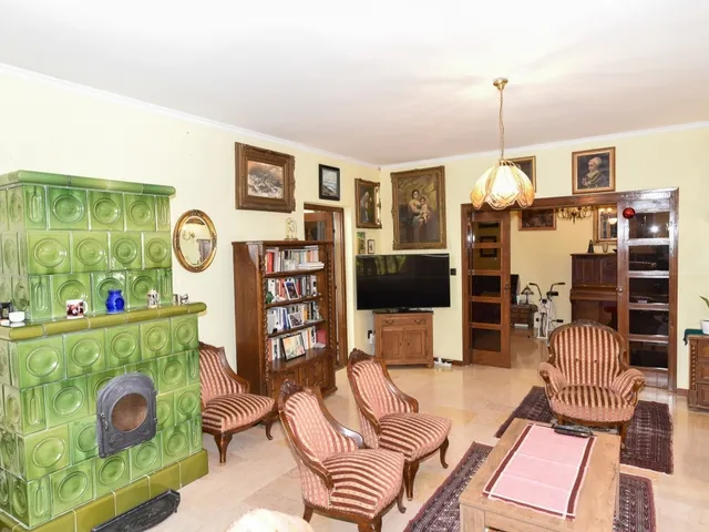 Eladó ház Veszprém, Egry József utcai lakótelep 182 nm