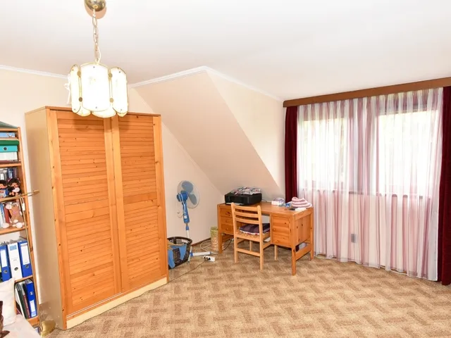 Eladó ház Veszprém, Egry József utcai lakótelep 182 nm