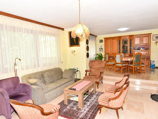 Eladó ház Veszprém, Egry József utcai lakótelep 182 nm