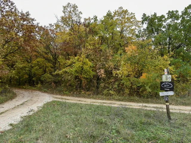 Eladó telek Pécsely 25515 nm