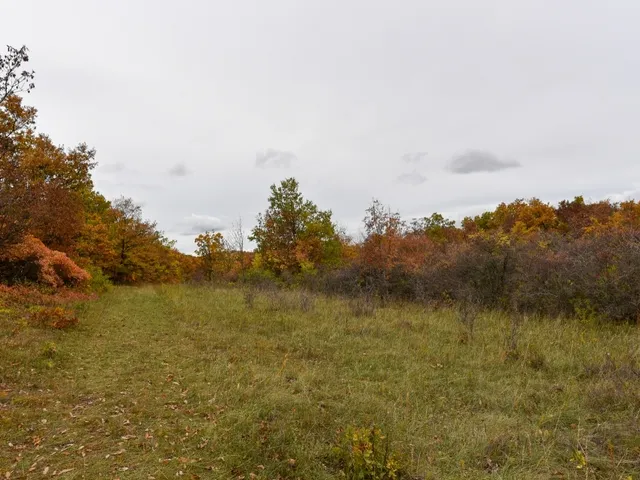 Eladó telek Pécsely 25141 nm