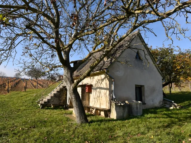 Eladó telek Pécsely 3688 nm