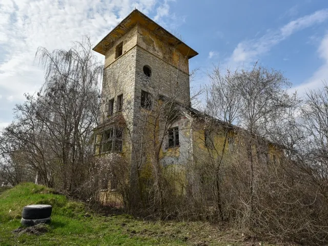 Eladó kereskedelmi és ipari ingatlan Veszprém 415 nm