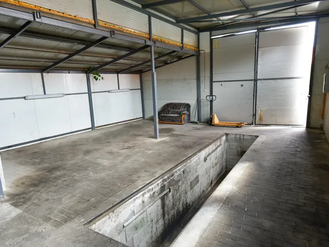Kiadó kereskedelmi és ipari ingatlan Veszprém, Dózsaváros 89 nm