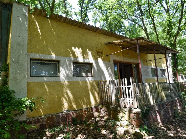 Eladó telek Kővágóörs 772 nm