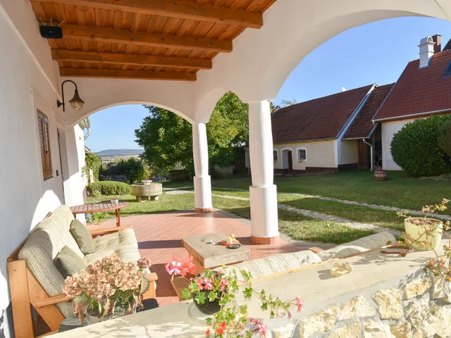 Eladó ház Nagyvázsony 184 nm