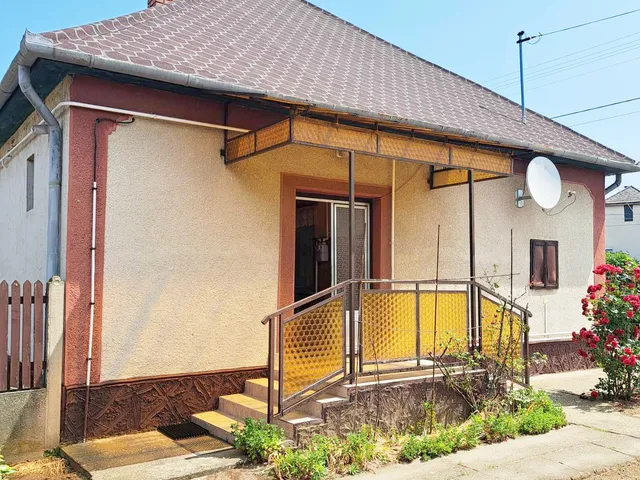 Eladó ház Újfehértó, Bem apó út 110 nm