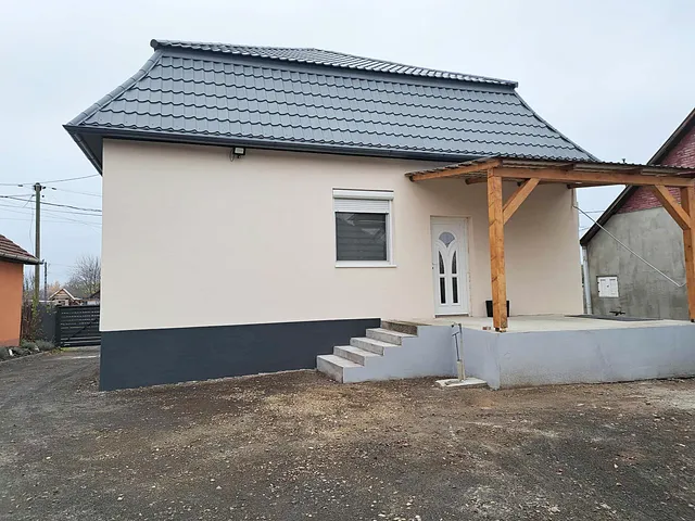 Eladó ház Újfehértó, Szőlő út 80 nm