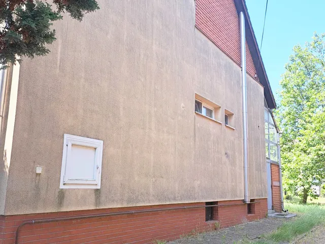 Eladó ház Újfehértó, Debreceni út 150 nm