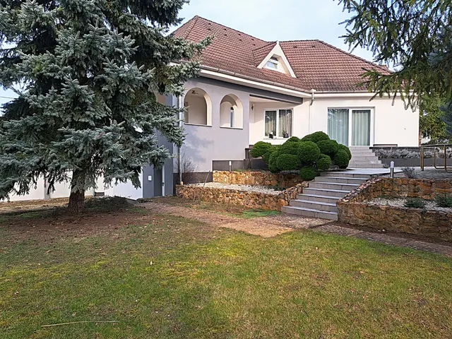 Eladó ház Nyíregyháza, Korányi-kertváros 370 nm