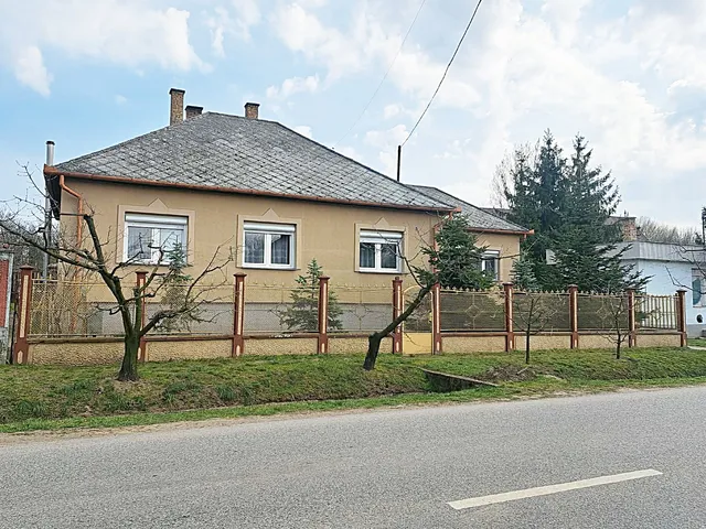 Eladó ház Kék 150 nm