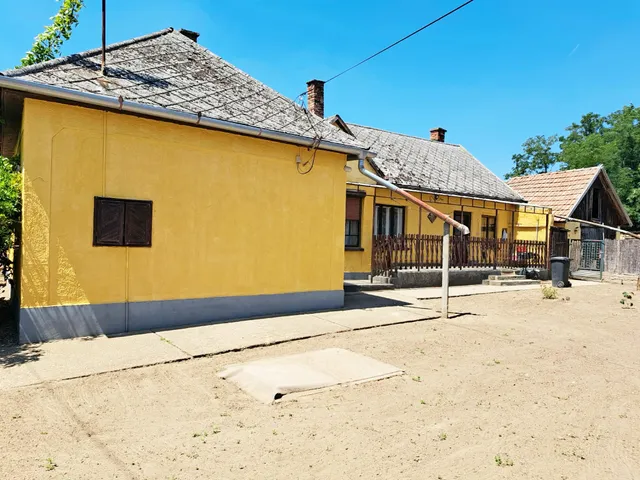Eladó ház Újfehértó, Bajcsy Zsilinszky út 84 nm