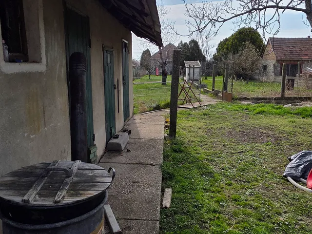 Eladó ház Levél 100 nm