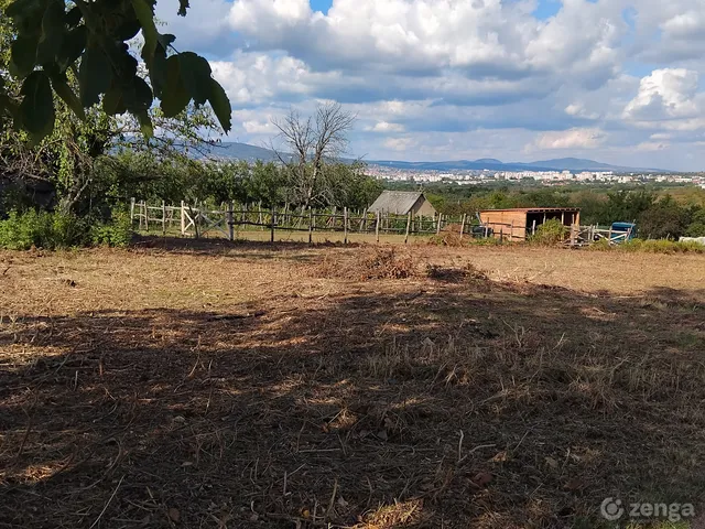 Eladó telek Keszü 2600 nm
