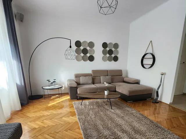 Eladó lakás Pécs, Belváros 102 nm