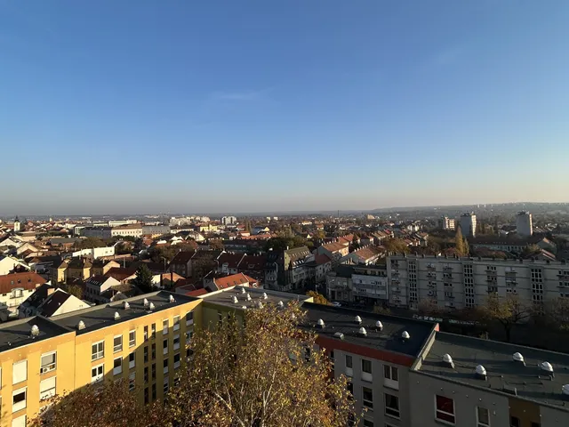 Eladó lakás Pécs, Õz utca 47 nm