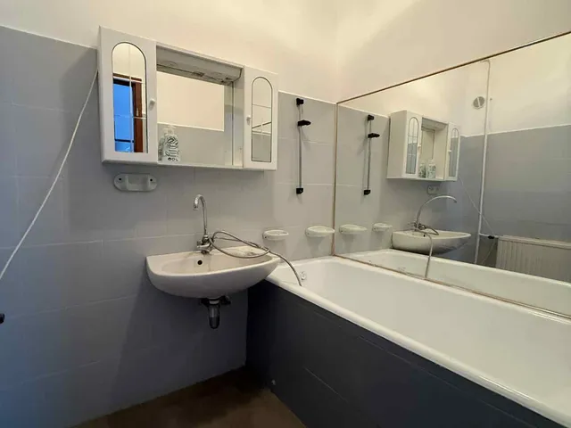 Eladó ház Pécs, Üszögpuszta 270 nm