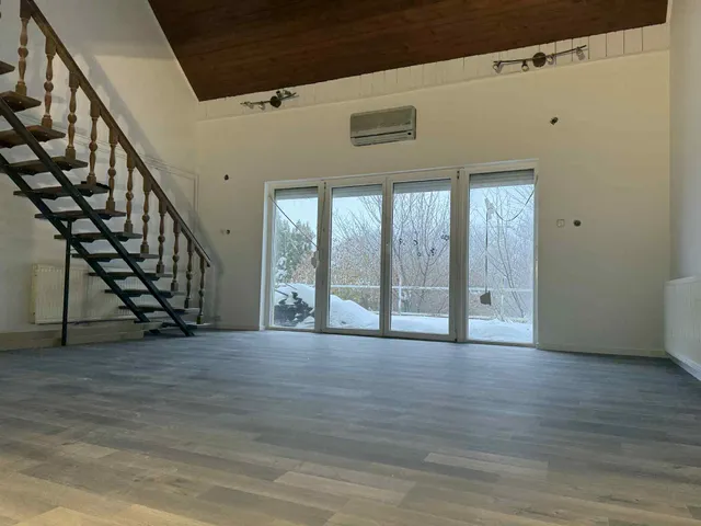 Eladó ház Pécs, Üszögpuszta 270 nm