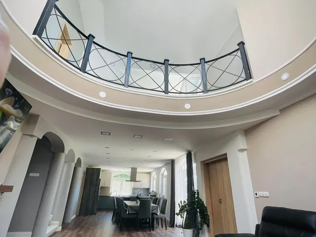 Eladó ház Pécs, Málom 255 nm