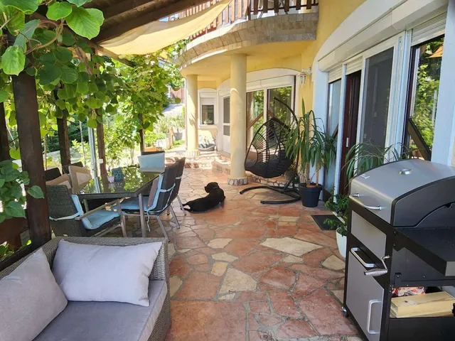 Eladó ház Pécs, Tettye, Kun utca 270 nm