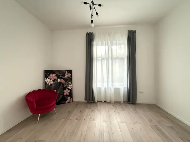 Eladó lakás Pécs, Belváros 72 nm