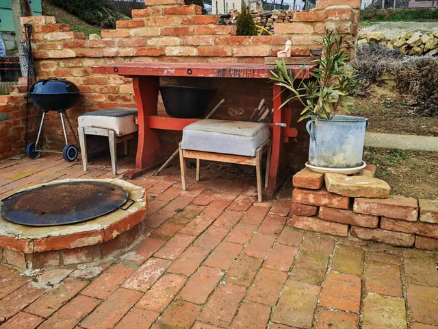 Eladó üdülő és hétvégi ház Pécs, Rácváros 65 nm