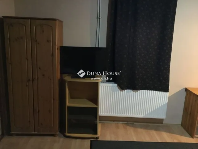 Eladó kereskedelmi és ipari ingatlan Budapest IV. kerület 840 nm