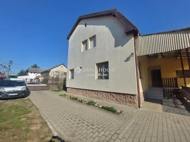 Eladó ház Fót 250 nm