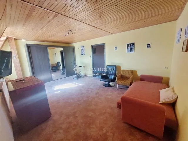 Eladó ház Fót 250 nm