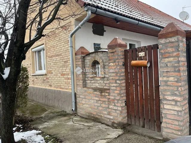 Eladó ház Budajenő 220 nm
