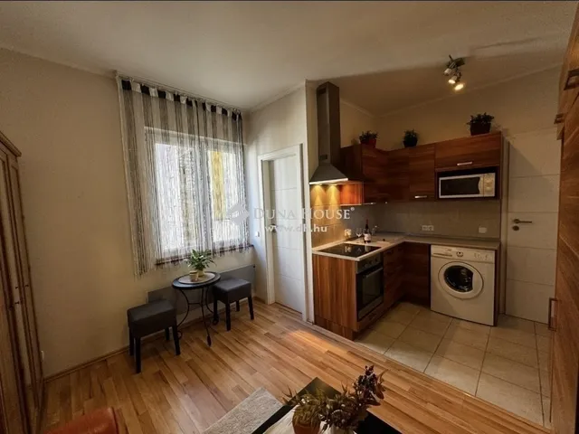 Eladó lakás Budapest V. kerület 28 nm