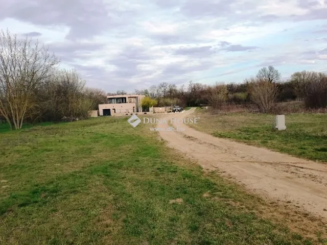 Eladó telek Fót 1379 nm