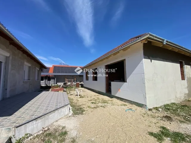 Eladó lakás Vácrátót 92 nm