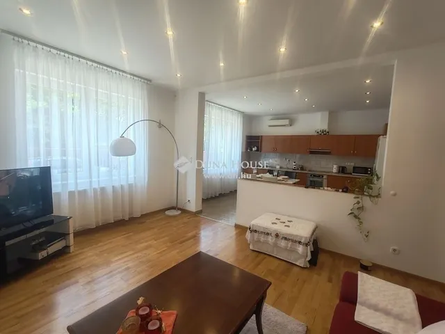 Eladó ház Budapest XV. kerület 140 nm