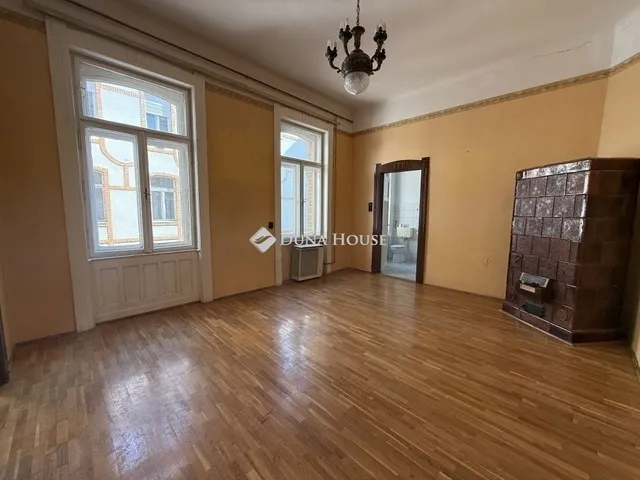 Eladó lakás Budapest VI. kerület 82 nm