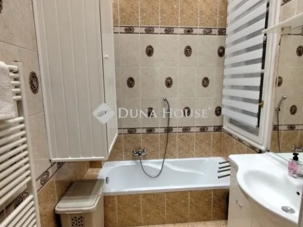 Eladó lakás Budapest VI. kerület 67 nm