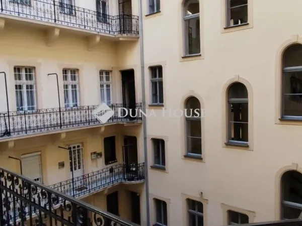 Eladó lakás Budapest VI. kerület 67 nm