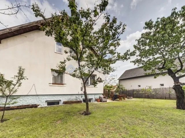 Eladó lakás Fót 117 nm